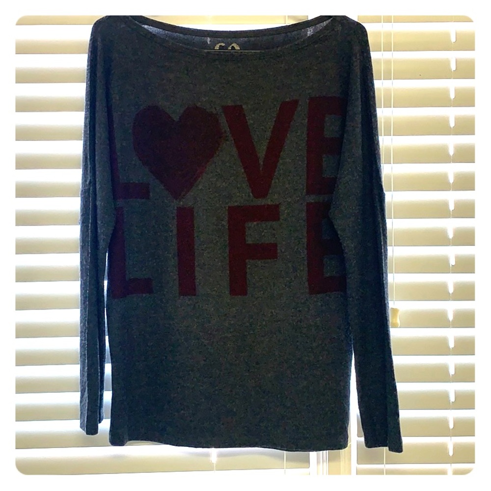 Go Couture 𝙡𝙤𝙫𝙚 𝙡𝙞𝙛𝙚 crew neck sweater.